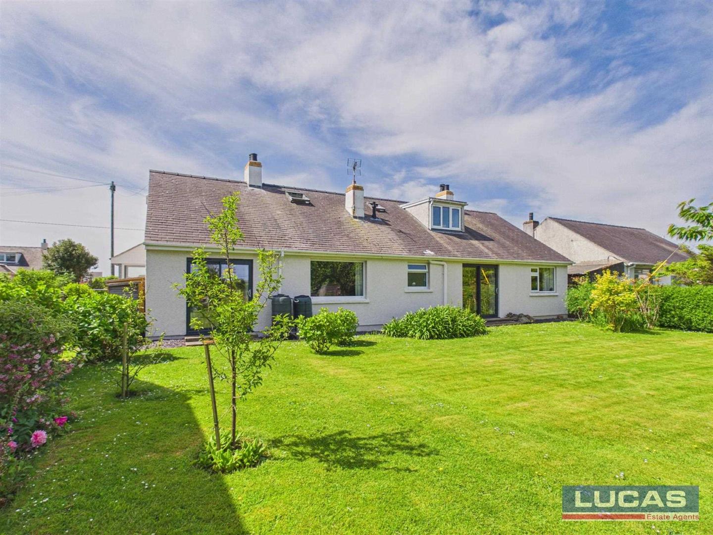 Lon St Ffraid, Trearddur Bay
